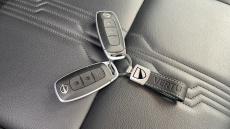 Nissan Juke 1.0 DiG-T 114 Tekna 5dr DCT Petrol Hatchback